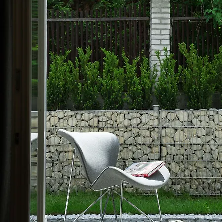 Well Well 公寓式酒店 3*