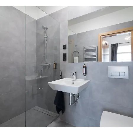 Well Well 3* Cracovia