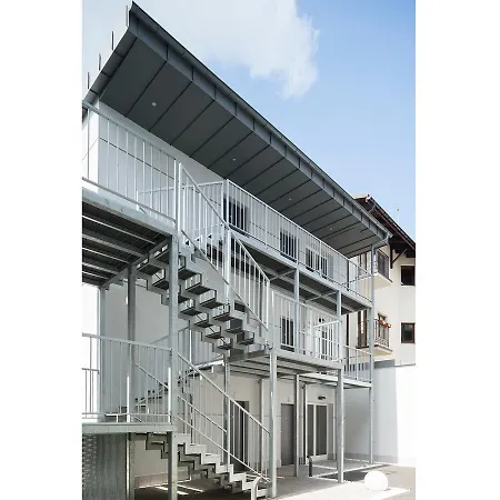 Well Well 3* 克拉科夫